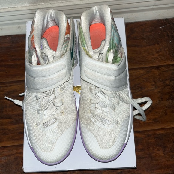Nike Kyrie 2 Easter - Spring Pastels Basketball Shoes - Picture 4 of 6